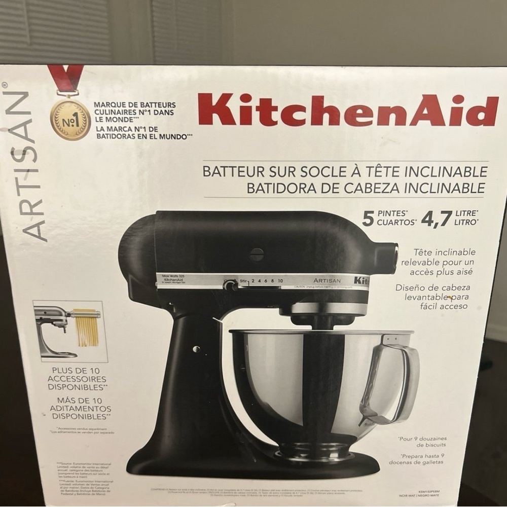 KitchenAid Artisan Series 5 Quart Stand Mixer in Black Matte